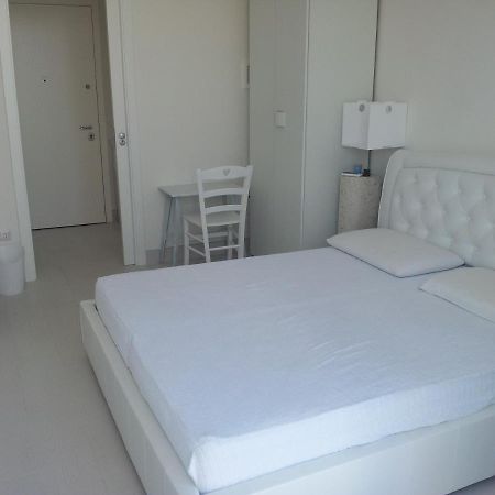 B&B 2 Star Luxury Room Rooftop Barletta Pokój zdjęcie