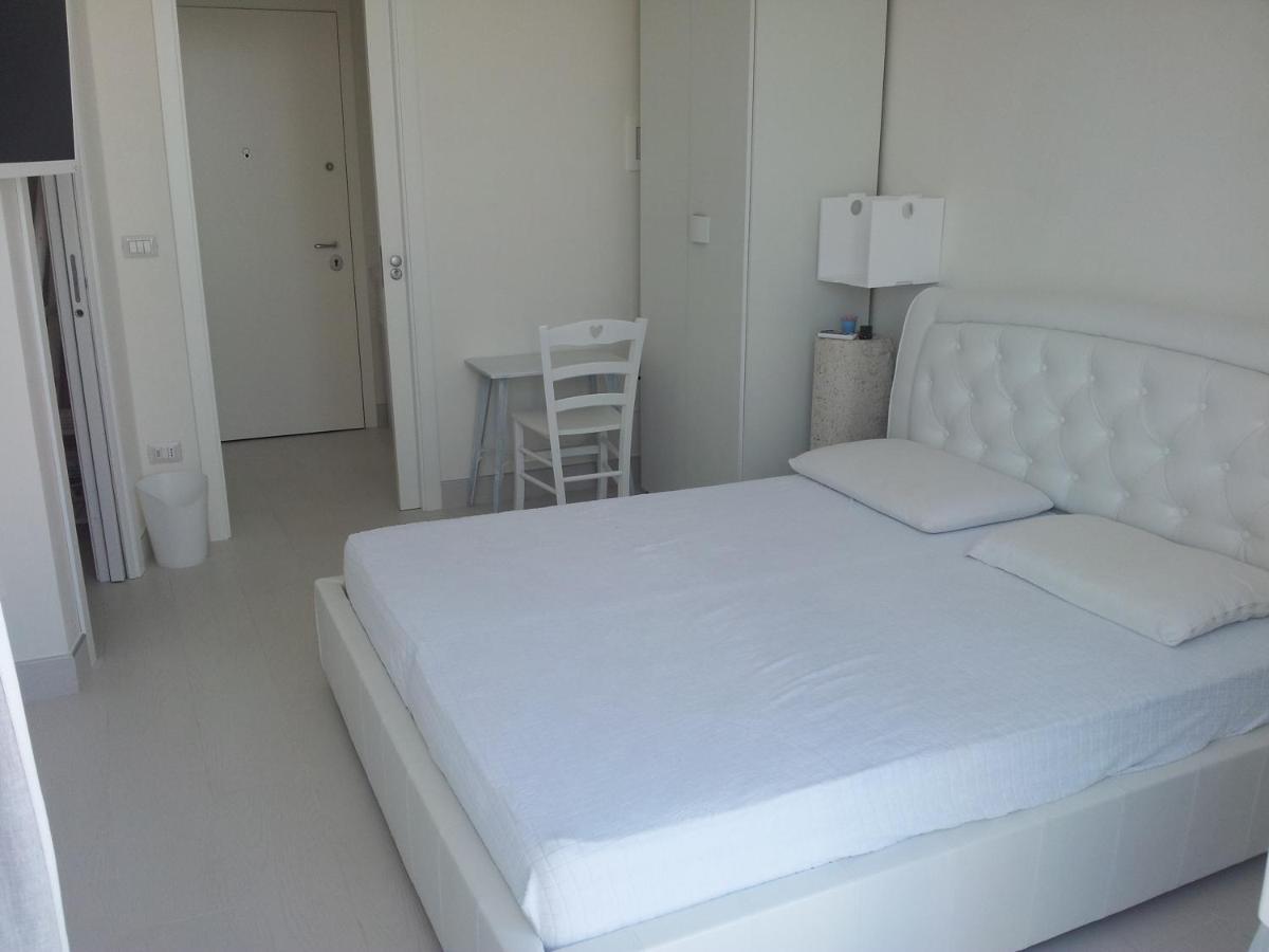 B&B 2 Star Luxury Room Rooftop Barletta Pokój zdjęcie