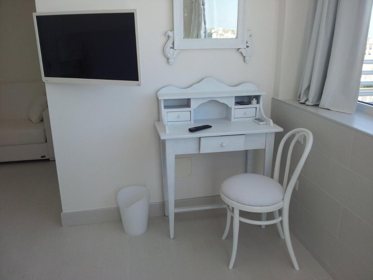 B&B 2 Star Luxury Room Rooftop Barletta Pokój zdjęcie